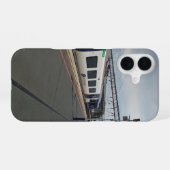 青と白の列車 iPhone 16ケース (裏面横)