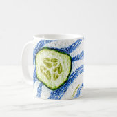 青と白の夏の緑のキュウリのスライス コーヒーマグカップ (正面左)