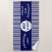 青と白の学校卒業パーソナライズされた ビーチタオル (正面)