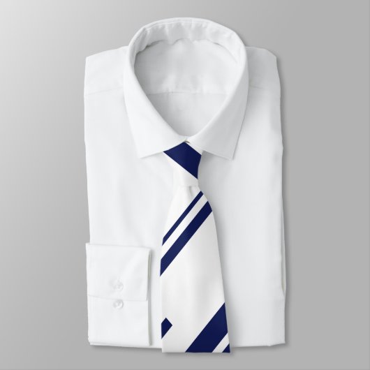 青と白の対角線 ネクタイ (タイ)