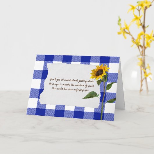 青と白の格子模様の誕生日のひまわり カード (黄色い花)