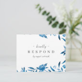 青と白の水色のフローラ結婚式RSVP インビテーションポストカード (スタンド正面)