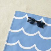 青と白の沿岸波パターン ビーチタオル (インサイチュ)