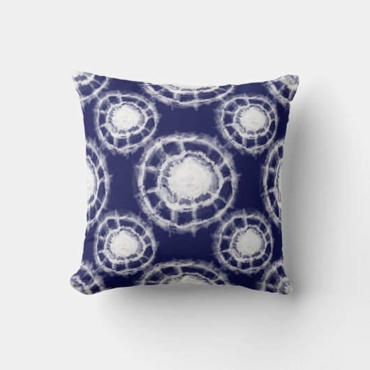 青と白の絞り丸模様 クッション (正面)