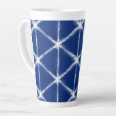 青と白の絞り線模様 カフェラテマグ (左アングル)