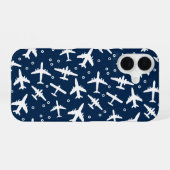 青と白の航空機パターン iPhone 16ケース (裏面横)