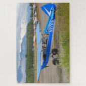 青と白の航空機、レイクフード、アラスカ ジグソーパズル (縦)