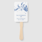 青と白の花の結婚式プログラムを持つブランチ ハンドファン (正面)