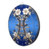 青と白の花の装飾 ダーツボード (正面右)