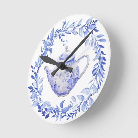 青と白の花瓶と花輪の時計 ラウンド壁時計 (傾斜)