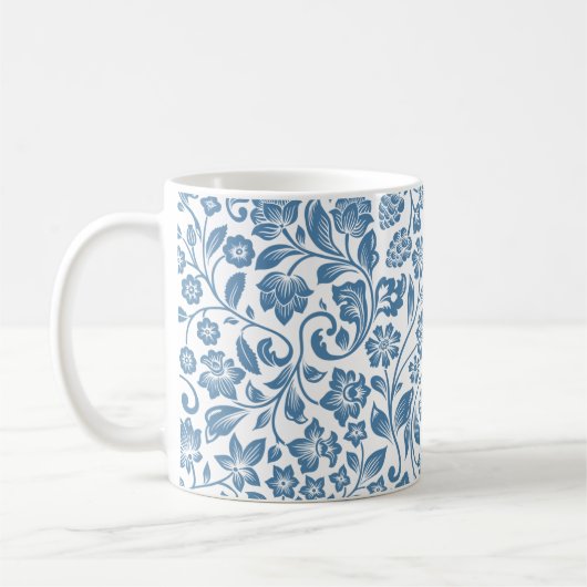 青と白の華やかな花とツタ模様 コーヒーマグカップ (左)