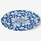 青と白の装飾的なダマスクタイル ペーパープレート (アングル)