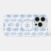 青と白の陶磁器プリント モノグラム 水彩画 iPhoneケース (裏面横)