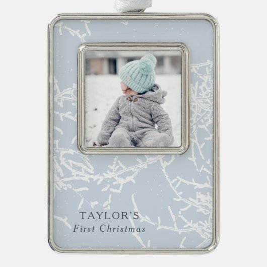 青と白の雪の枝の写真 シルバープレートフレームオーナメント (正面)