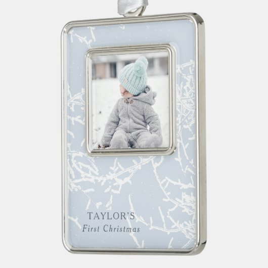 青と白の雪の枝の写真 シルバープレートフレームオーナメント (左)