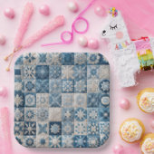 青と白の雪の結晶のキルト ペーパープレート (パーティー)