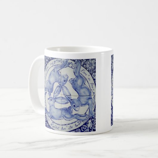 青と白の3つのウサギのウサギのメダリオンシンボル コーヒーマグカップ (正面左)