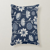 青と白のbohoフローラ – ブロックプリント-スタイル アクセントクッション (正面(垂直))