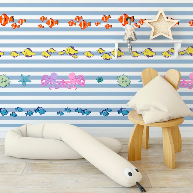 青と白ストライプののカラフルプリント 壁紙 (Blue and white striped print with colourful fish, wallpaper)