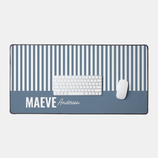 青と白ストライプのパーソナライズされたエレガントモダン デスクマット (キーボード&マウス)