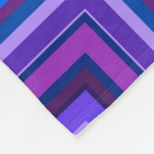 青と紫のストライプ階段 フリースブランケット (角)