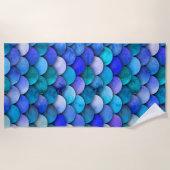 青と紫のマーメイドスケールの夏パターン ビーチタオル (正面)