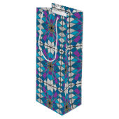 青と紫の角度パターンを持つステインガラス ワインギフトバッグ (正面アングル)