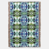 青と緑とメタリックの形状の澄ん混合 スローブランケット (正面縦)