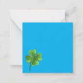 青と緑のセントパトリックデーの緑のクローバー ノートカード (裏面)