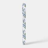 青と緑のダマスク模様の装飾点描画 iPhone 15ケース (左側面)