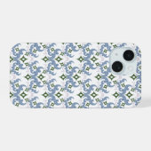 青と緑のダマスク模様の装飾点描画 iPhone 15ケース (裏面横)