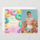 青と緑のドーナツの誕生日写真 招待状 (正面/裏面)