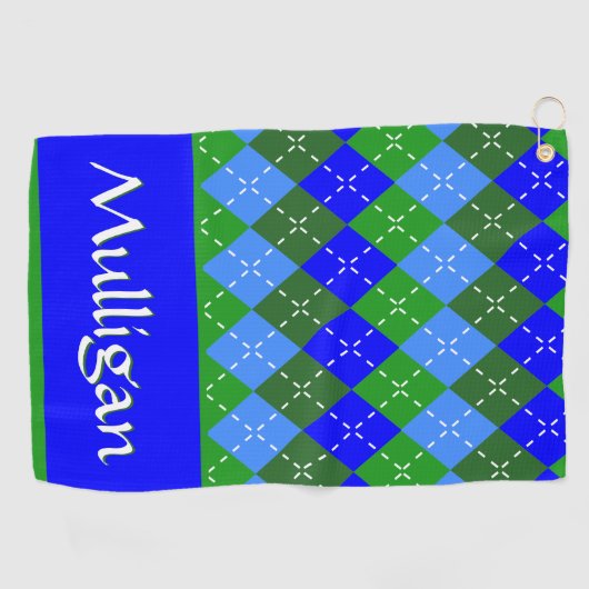 青と緑の白アーガイルのステッチパーソナライズされた ゴルフタオル (横)