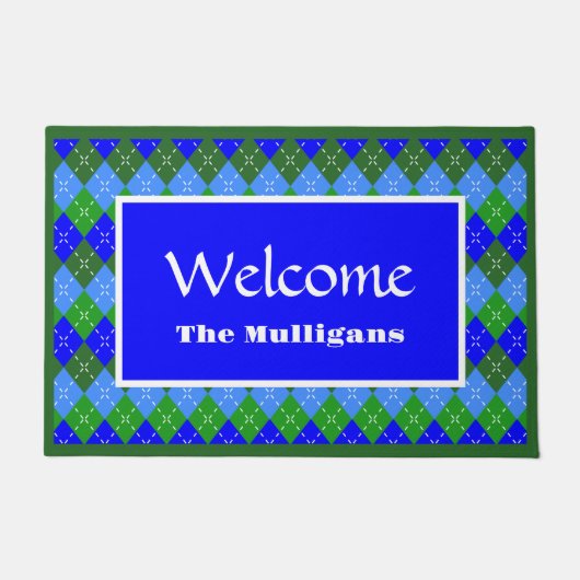 青と緑の白アーガイルのステッチパーソナライズされた ドアマット (正面)