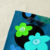 青と緑の花 ビーチタオル (インサイチュ)