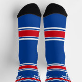 青と赤のスポーツジャージー – 名前番号 ソックス (上部)