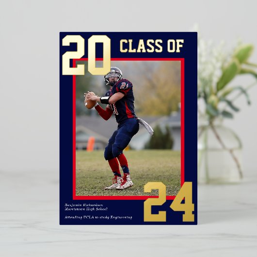 青と赤のスポーティな大学の卒業写真 箔シーズンカード (立ち正面)