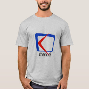 "青と赤のデザイン付きTシャツのチャンネル" Tシャツ