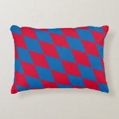 青と赤のバイエルダイヤモンド国旗のパターン アクセントクッション (正面)