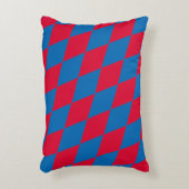 青と赤のバイエルダイヤモンド国旗のパターン アクセントクッション (正面(垂直))