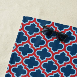 青と赤のモロッコのトレリス、ラティス、クローバー ビーチタオル