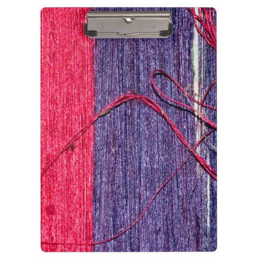 青と赤の手作りタイ・シルク クリップボード (正面)