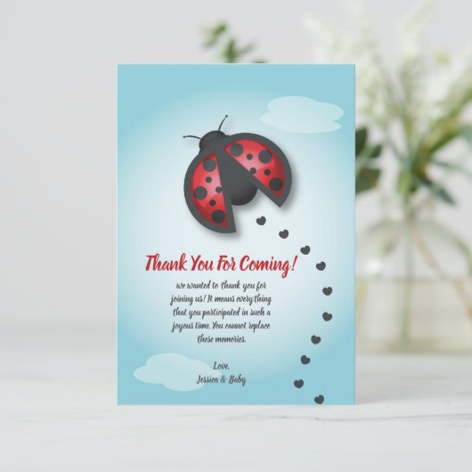 青と赤の空の小さなラディバグが途中にある サンキューカード (スタンド正面)