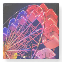 青と赤の観覧車