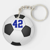 青と金ゴールドの男のパーソナライズされた子サッカーの贈り物 キーホルダー (裏面)