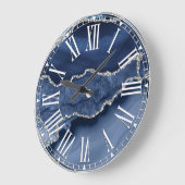 青と銀のフェイクグリッターマーブルゲート ラージ壁時計 (傾斜)