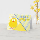 青と黄の子どものドイツの復活祭の雛 カード (黄色い花)