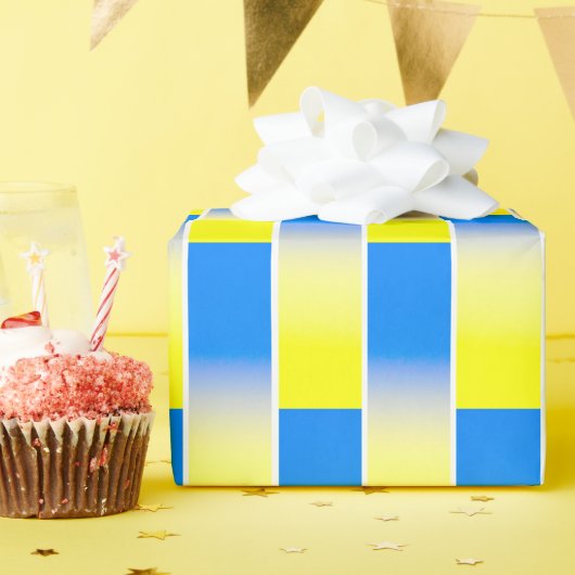 青と黄色のグラデーションのウクインスパイアラーNo War ラッピングペーパー (誕生日パーティー)