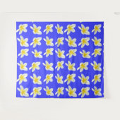 青と黄色のフランジパニ柄 タペストリー (正面(横))