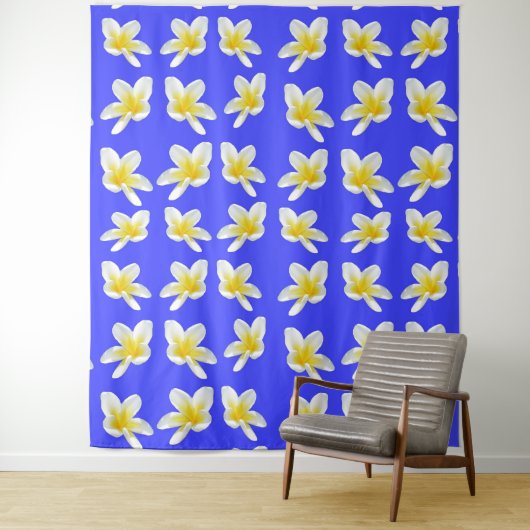 青と黄色のフランジパニ柄 タペストリー (インサイチュ)